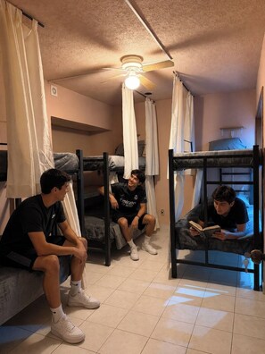 Standard Shared Dormitory, Mixed Dorm - PUNTO AMERICANA HOSTAL (GUADALAJARA)