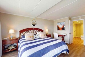 Desk, iron/ironing board, WiFi, bed sheets - Luxury waterfront condo w/water views from balcony, shared pool, AC & free WiFi (Ocean City)