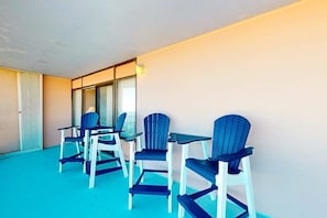 Terrace/patio - Luxury, Oceanfront, condo with indoor pool, saunas, gym, tennis & game room (Ocean City)