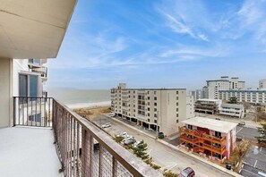 Property grounds - Sunny mid-town Condo w/water-views, beach access, pool, sundeck, & gym (Ocean City)