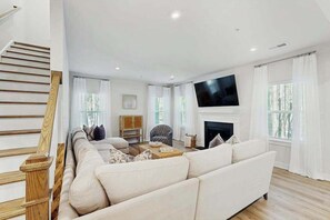 TV, fireplace, table football, offices - Bayside Bliss (Berlin)