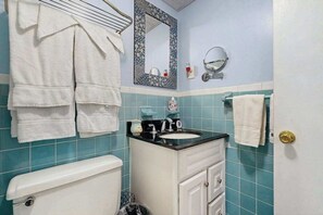 Shower, hair dryer, towels - Ocean view condo on beach block with balcony, near restaurants and more (Ocean City)
