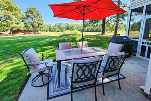 Outdoor dining - Coastal resort with pool, golf, fireplace, W/D, sunroom & beach access (Berlin)