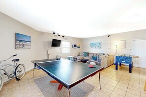 TV, DVD player, table football, offices - Bayshore 603A (Ocean City)