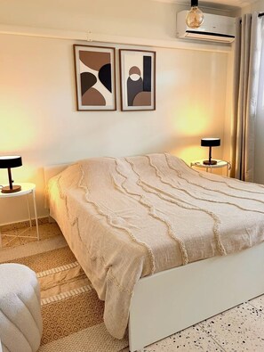 Huoneisto, patio, näköala uima-altaalle