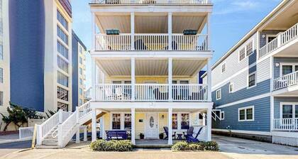 Charming apartment with water-view, patio, & full kitchen