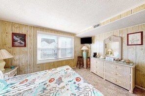 WiFi, bed sheets - Oceanside condo near the beach with central AC, balcony, & high-speed WiFi (Ocean City)