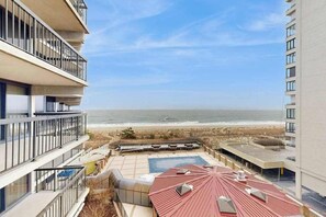 Property grounds - Oceanfront condo with balcony overlooking the beach, pools, tennis & gym (Ocean City)
