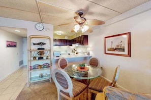 Dining - 15th-floor beachfront condo with on-site pool, washer/dryer, & AC (Ocean City)