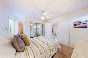 2 bedrooms, iron/ironing board, WiFi, bed sheets - Canal-side condo near beach with water view, pool, private deck, & courtyard (Ocean City)