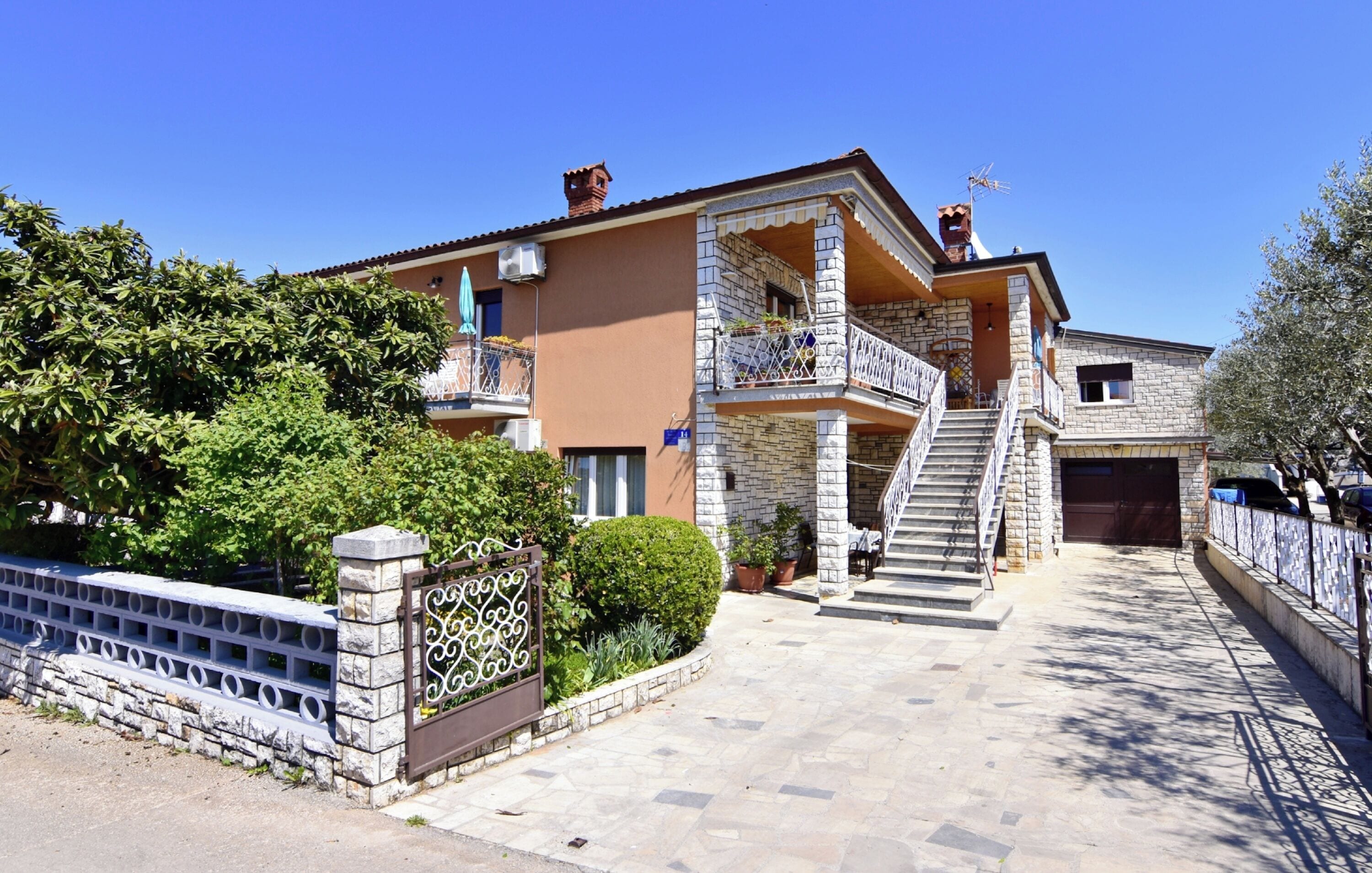 Apartment, 2 Bedrooms, Patio, Garden View | Exterior