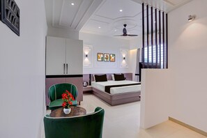 House - Townhouse Oak Trimurti Hills Nashik (Dindori)