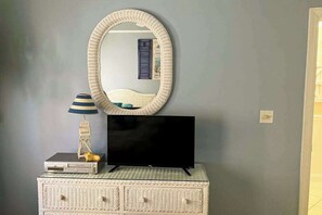 Interior - Sunset Bay I 101 (Ocean City)