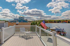 Terrace/patio - Luxury waterfront retreat w/sunroom, patio, kayaking, grill, and bay views (Ocean Pines)