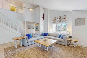 TV, offices - Luxury waterfront retreat w/sunroom, patio, kayaking, grill, and bay views (Ocean Pines)