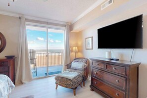 3 bedrooms, iron/ironing board, WiFi, bed sheets - Spacious condo on the boardwalk & beach w/amazing views, private balcony, A/C (Ocean City)
