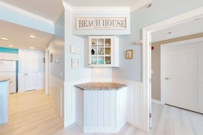 Interior - Spacious condo on the boardwalk & beach w/amazing views, private balcony, A/C (Ocean City)