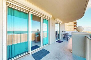 Terrace/patio - Spacious condo on the boardwalk & beach w/amazing views, private balcony, A/C (Ocean City)