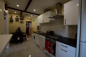 Fridge, microwave, oven, dishwasher - 5 bed Coastal Villa, Fethard-on-sea Hook Penisula (Saltmills)