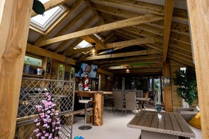 Outdoor dining - 5 bed Coastal Villa, Fethard-on-sea Hook Penisula (Saltmills)