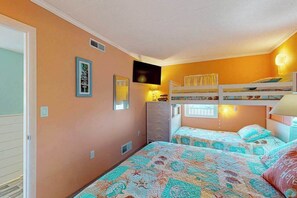 2 bedrooms, iron/ironing board, WiFi, bed sheets - Sunny oceanfront condo with private balcony, ocean views, free WiFi & AC (Ocean City)