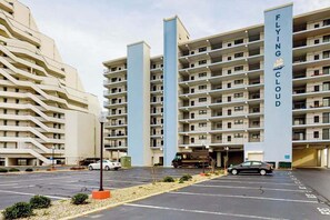 Exterior - Waterfront condo w/ocean views, beach access, private balcony, W/D, & Central AC (Ocean City)