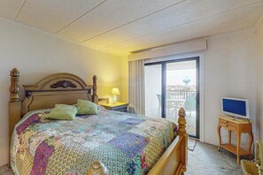 3 bedrooms, iron/ironing board, WiFi, bed sheets - Waterfront condo w/ocean views, beach access, private balcony, W/D, & Central AC (Ocean City)
