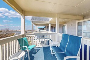 Property grounds - Sunny Waterfront Condo w/Canal Views, Balcony, Central AC, Shared Pool & Tennis (Ocean City)