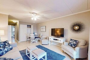 TV - Beautiful Ocean view Condo short walk to the beach access (Ocean City)