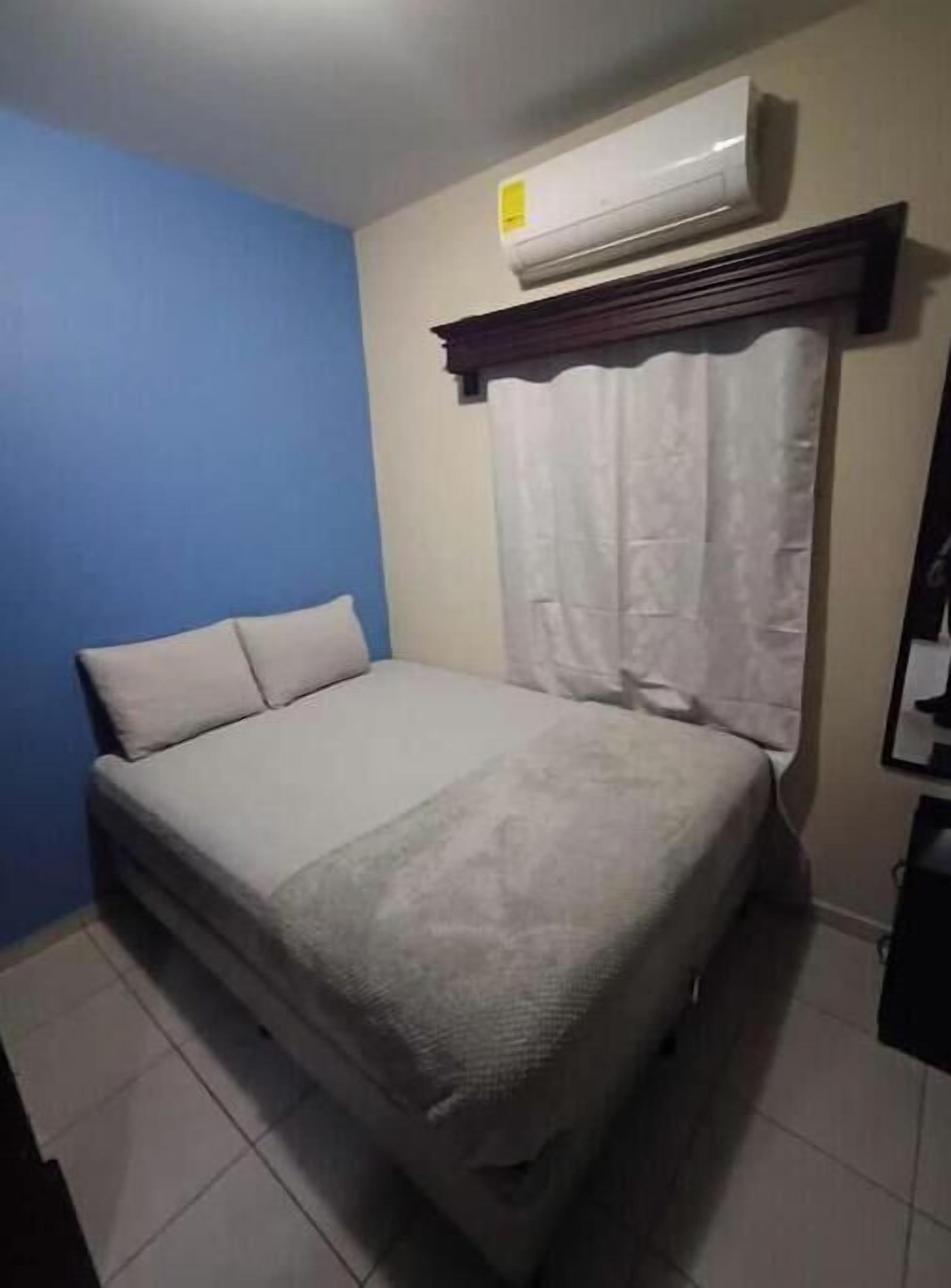 3 bedrooms, iron/ironing board, WiFi