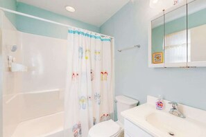 Shower, towels - 416 - 141st St (Ocean City)