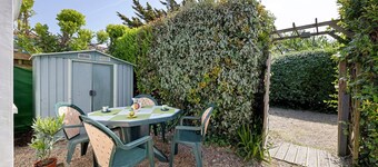 Gîte 2 with Private Terrace and Wi-Fi