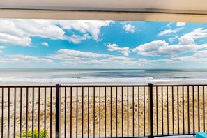 On the beach - Beachfront condo with ocean views, private balcony, central AC, & W/D (Ocean City)