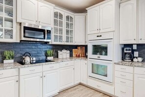 Fridge, microwave, oven, stovetop - Sunset Island - 57 & 59 Island Edge (Ocean City)