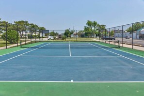 Sports court - Spacious, dog-friendly home w/ shared pool & a playground; great for families (Ocean City)