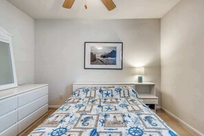 3 bedrooms, iron/ironing board, WiFi, bed sheets - Spacious, dog-friendly home w/ shared pool & a playground; great for families (Ocean City)
