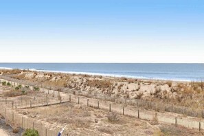 On the beach - Beachcrest 14 (Ocean City)