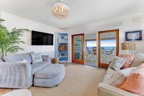 TV, offices - Beachcrest 14 (Ocean City)