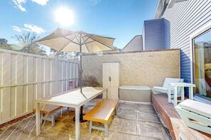 Outdoor dining - Ground-floor condo with pool & fenced patio - 4 blocks to the beach (Ocean City)
