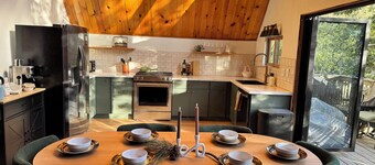 Cedar & Bark A-Frame Cabin / Spa, Sauna, Theater Room / EV Charger Near Village