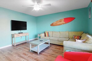 TV, DVD player, stereo, offices - Large duplex w/2 separate homes, two kitchens, patio, WiFi, & great location (Ocean City)