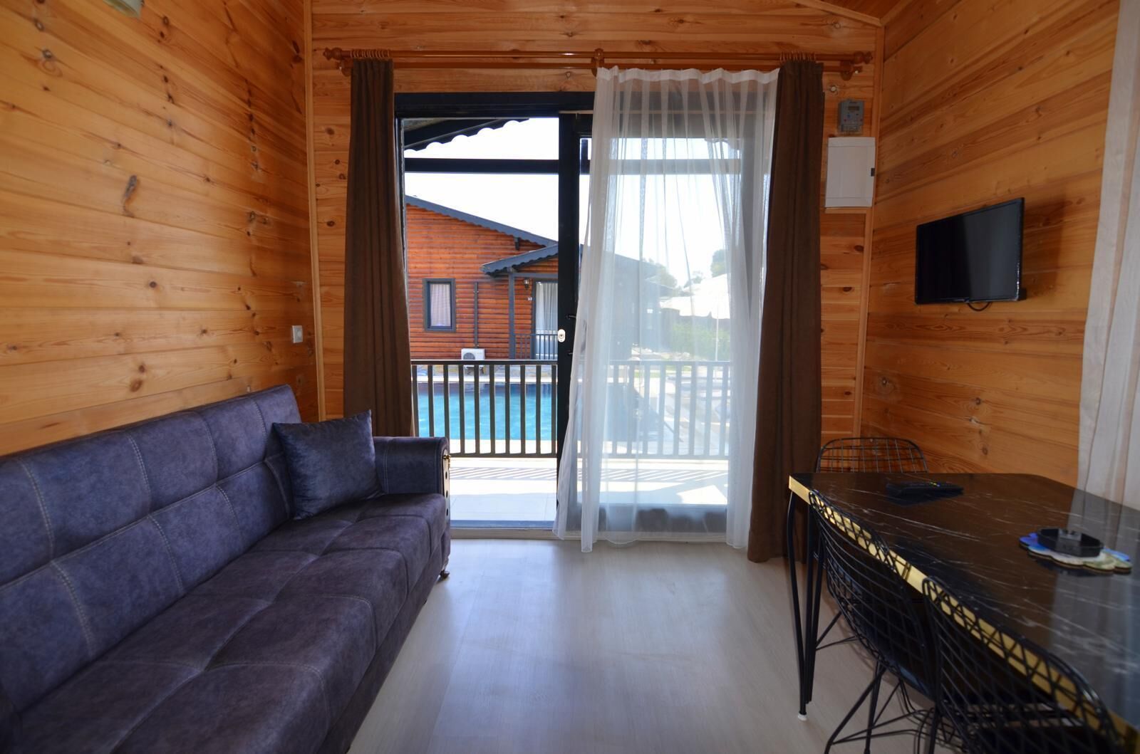 Basic-Bungalow, Terrasse