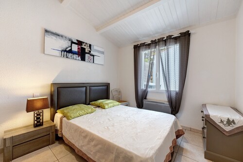 Double Gîte 3 and 4 with Private Terraces and Wi-Fi