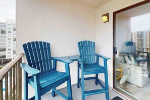 Property grounds - Luxury Ocean View Condo w/Shared Olympic Pool, Tennis, balcony & WiFi (Ocean City)
