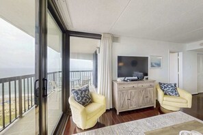 TV, DVD player, offices - Charming Beach Condo w/Balcony, beach & bay views, Pools, Gym, Tennis, W/D & A/C (Ocean City)