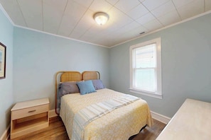 3 bedrooms, iron/ironing board, WiFi, bed sheets - Cute Ocean City single family home with Central AC & W/D (Ocean City)