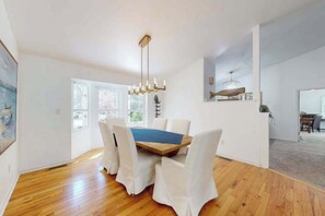 Dining - Salty Way (Ocean Pines)