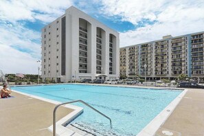 Pool - Sun-filled coastal retreat w/Shared Olympic Pool, Tennis, Private Balcony, A/C (Ocean City)