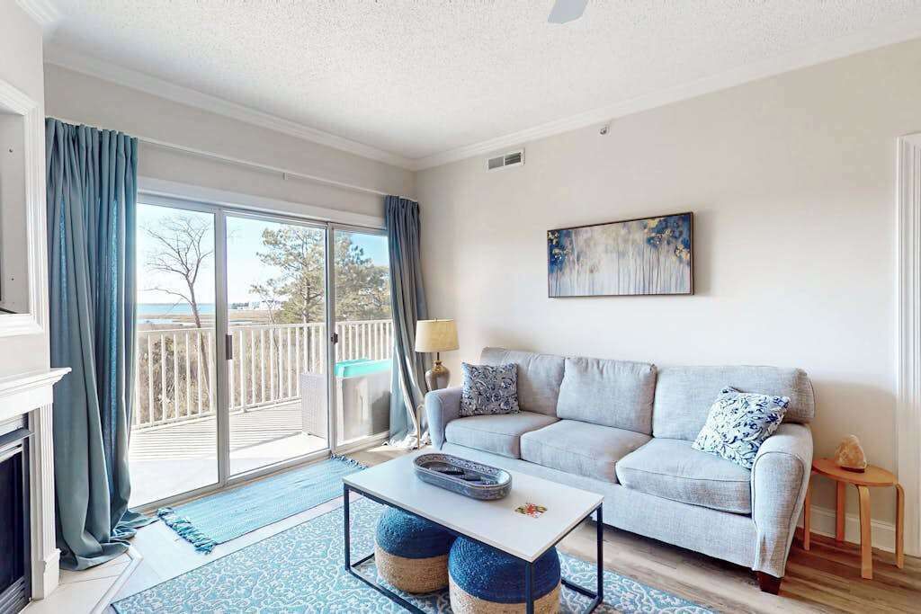 TV, DVD player, offices