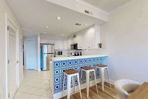 Fridge, microwave, oven, stovetop - Sunny - Bayside Condo with Large Balcony, Sunset Bay Views & Shared Pool (Ocean City)